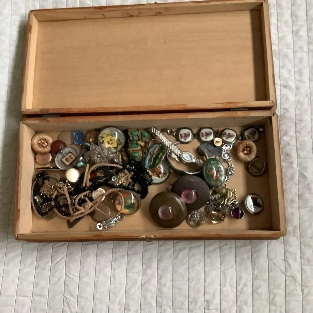 Antique Victorian Decorated Wood Ladies Glove Box Pyrography